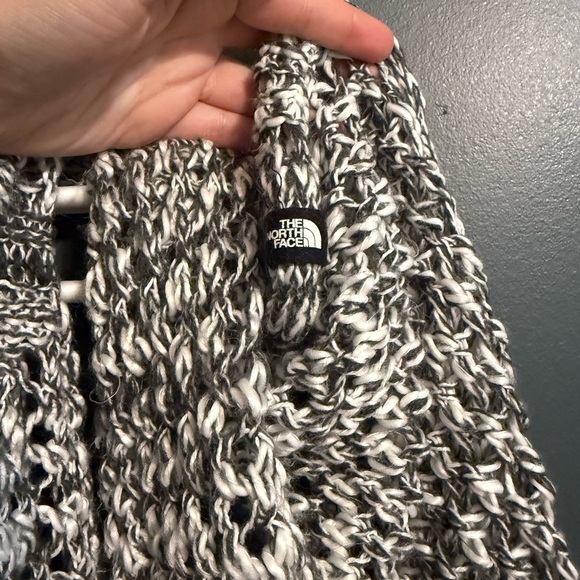 The North Face Black and White Knit Scarf - Picture 2 of 2